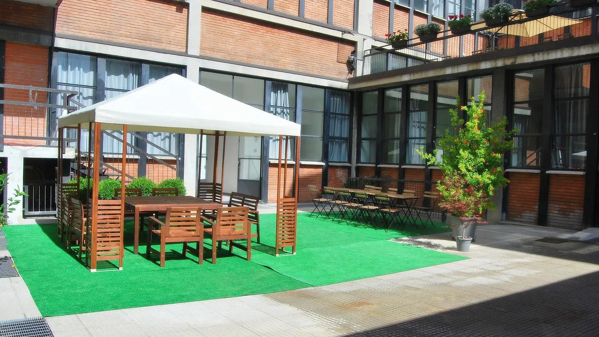 מילאנו Mio Hostel 0*,  איטליה