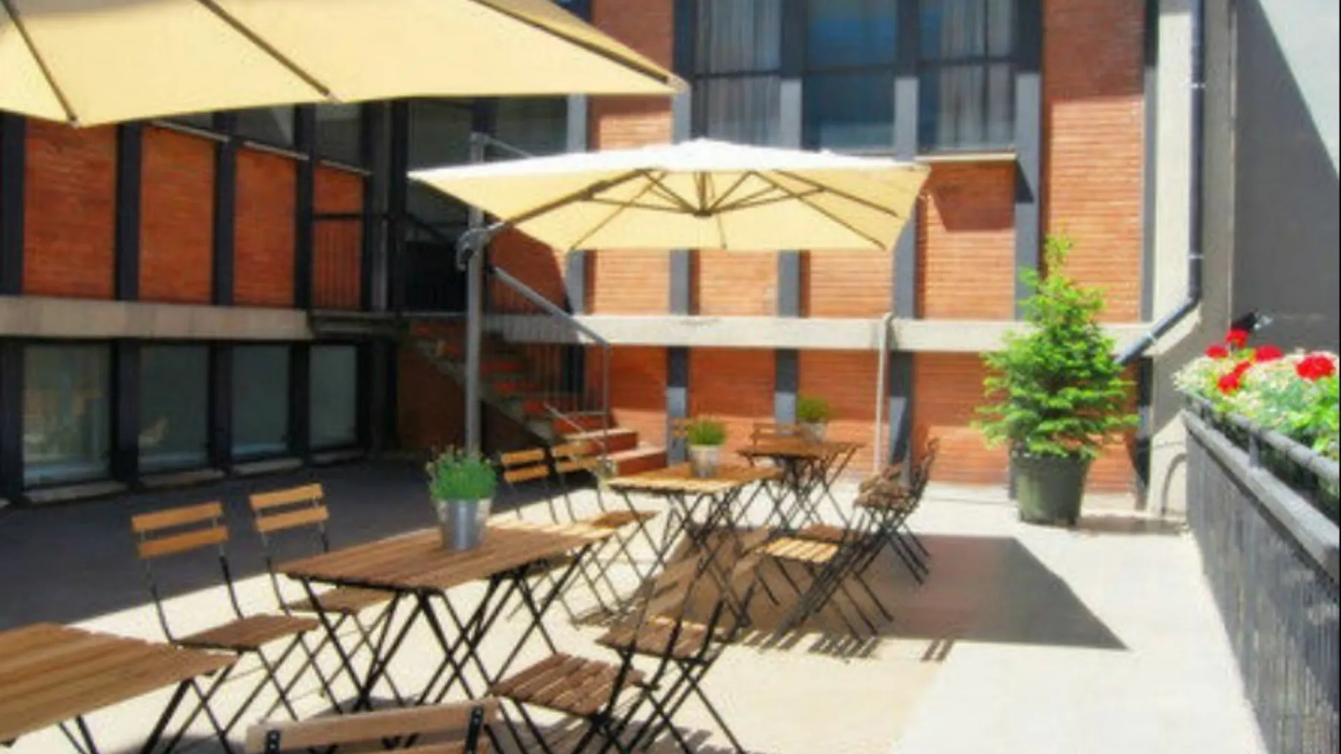 מילאנו Mio Hostel 0*,